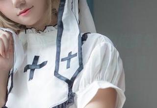回到校园时光：Kuuko W的校服免费照片，不小心让人想起了课桌爱情！